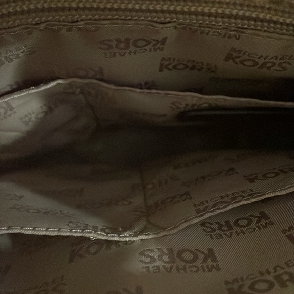 Michael Kors Hamilton Traveler messenger bag - Picture 10 of 16